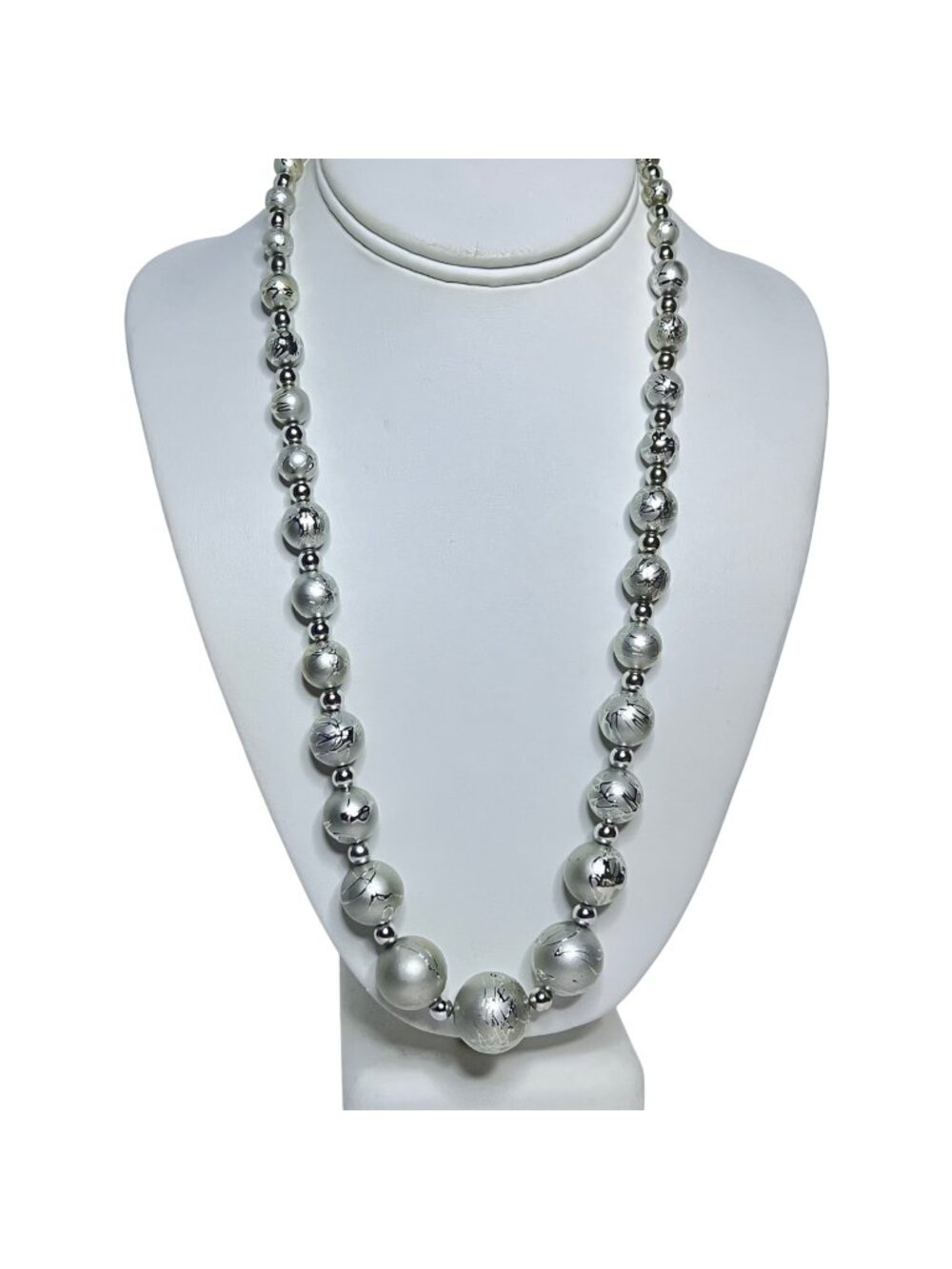Silver Tone Graduated Bead Necklace  (6419)